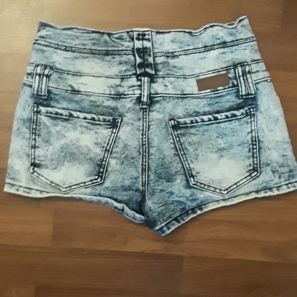 Shorts - Picture 2 of 2
